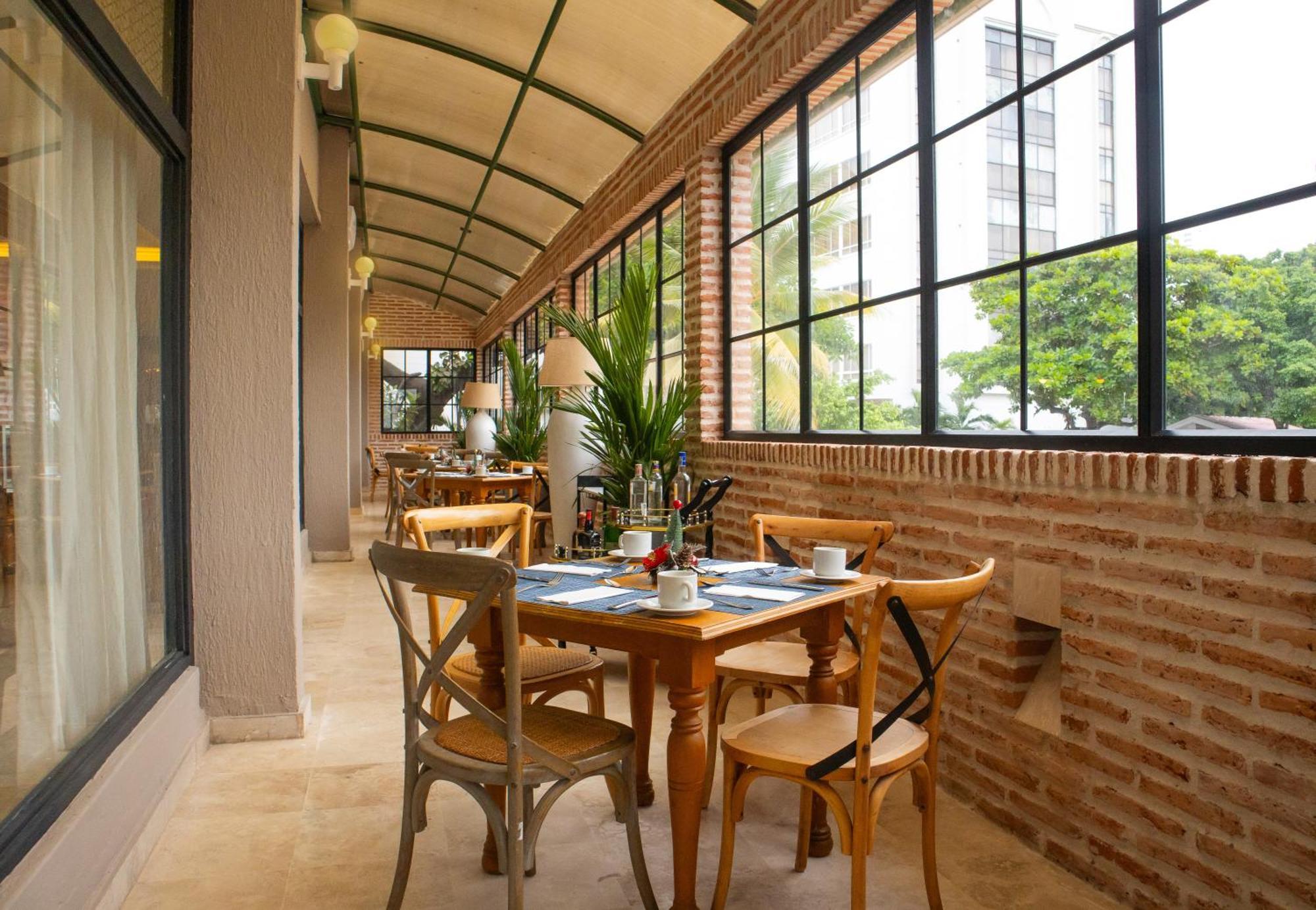 Hotel Caribe By Faranda Grand, A Member Of Radisson Individuals Cartagena Exterior foto A balcony